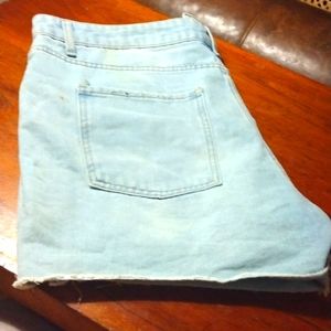 NO BOUNDARIES ripped jean shorts